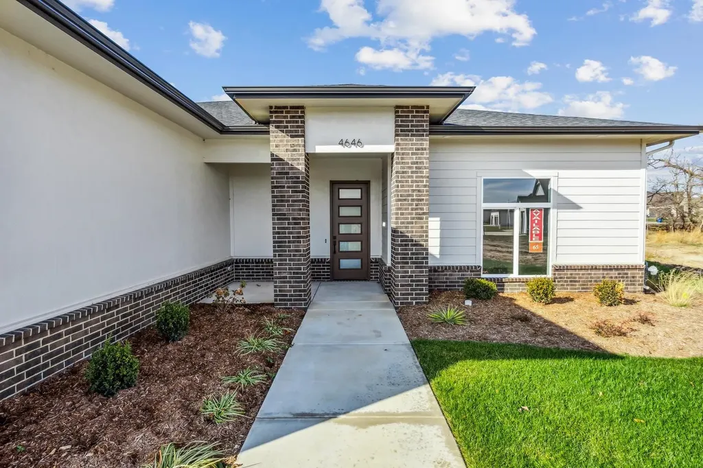 4646 W Emerald Bay Court Wichita KS 67205