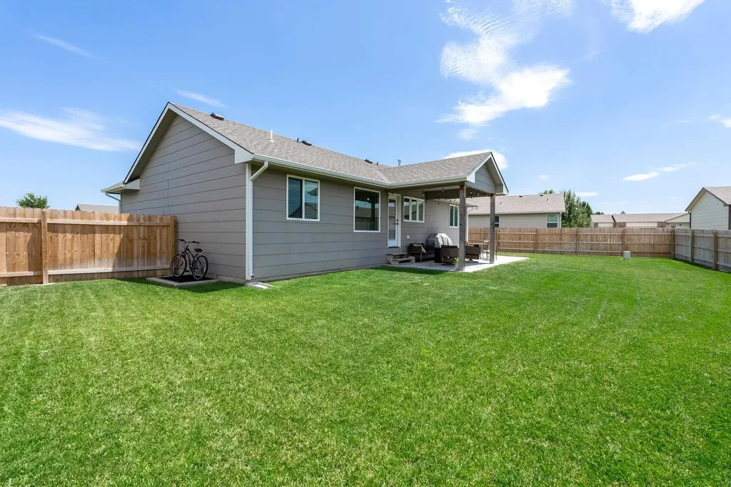 1617 N Thoroughbred Street Wichita KS 67235