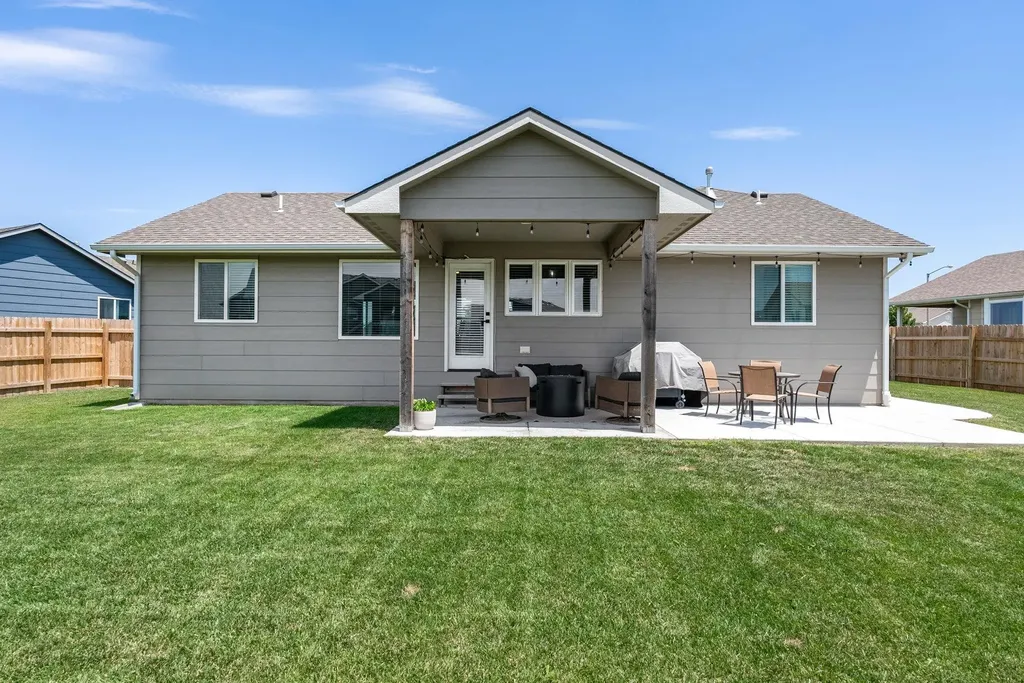 1617 N Thoroughbred Street Wichita KS 67235