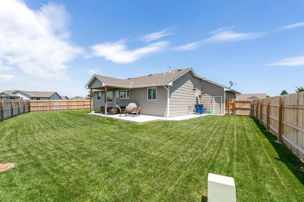 1617 N Thoroughbred Street Wichita KS 67235