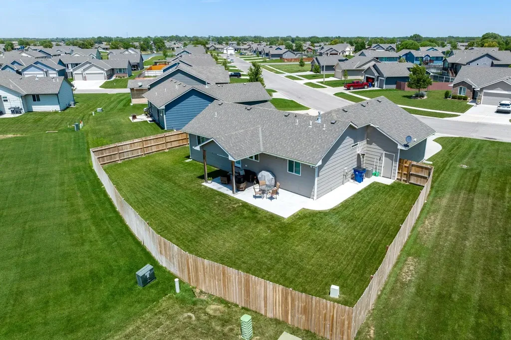 1617 N Thoroughbred Street Wichita KS 67235