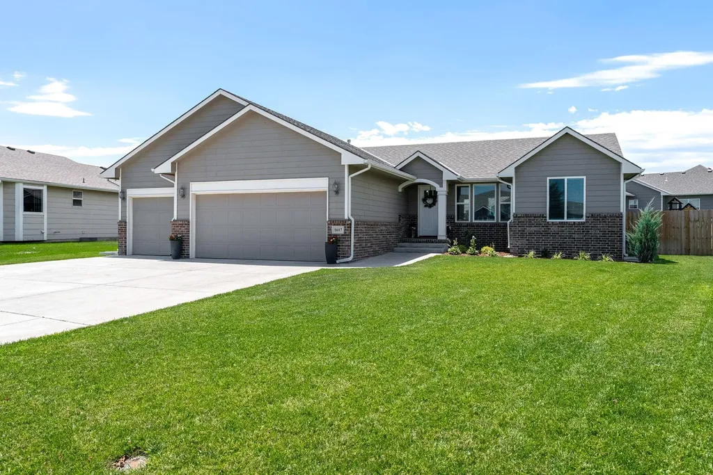 1617 N Thoroughbred Street Wichita KS 67235