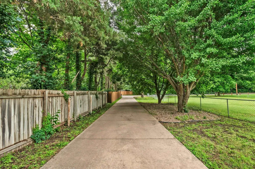 5739 N Sullivan Road Wichita KS 67204