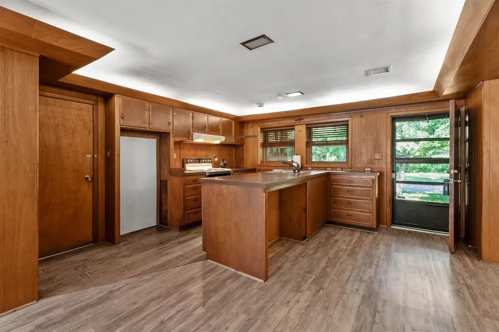 5739 N Sullivan Road Wichita KS 67204