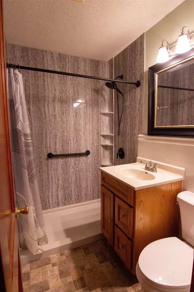 1515 E Alta Wichita KS 67216