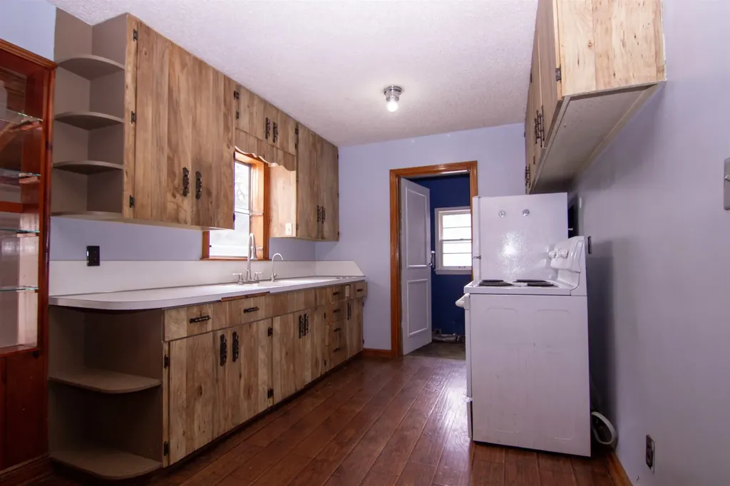 1515 E Alta Wichita KS 67216