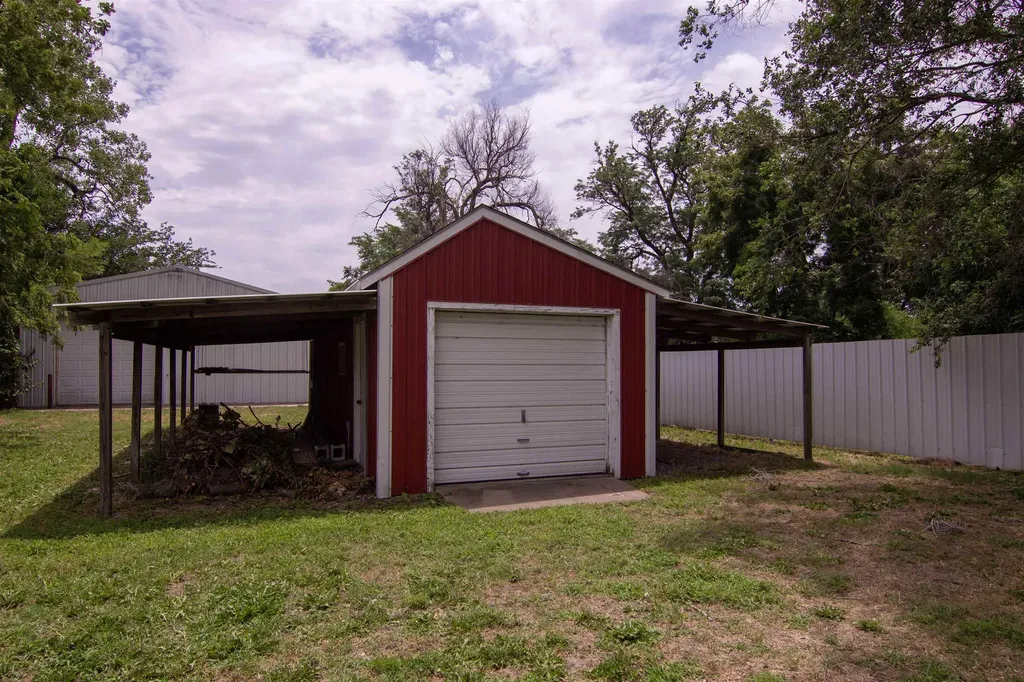 1515 E Alta Wichita KS 67216
