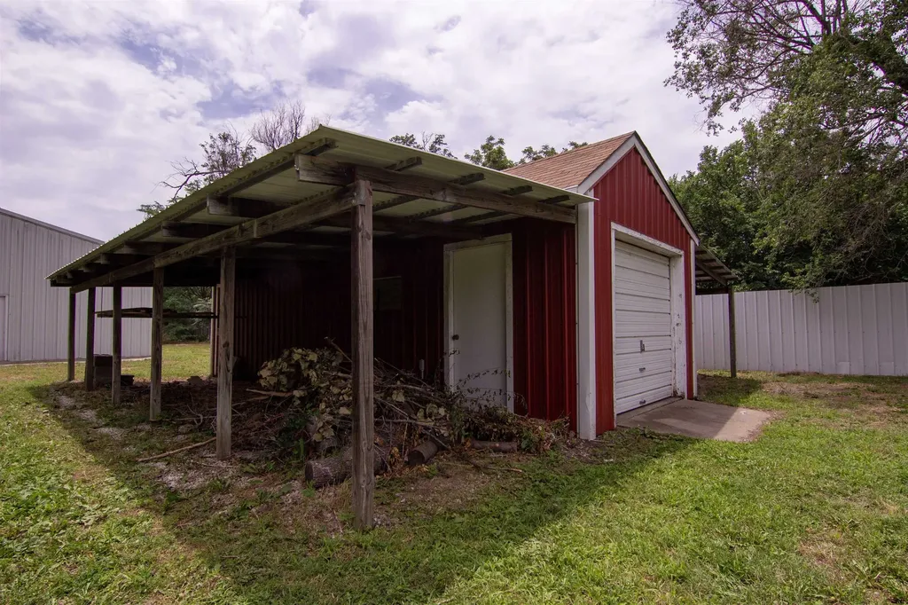 1515 E Alta Wichita KS 67216