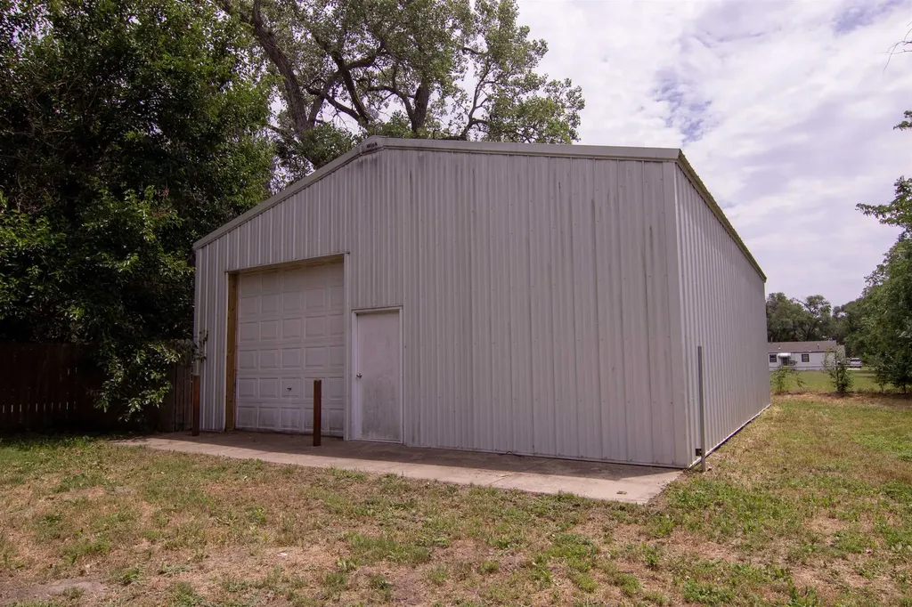 1515 E Alta Wichita KS 67216