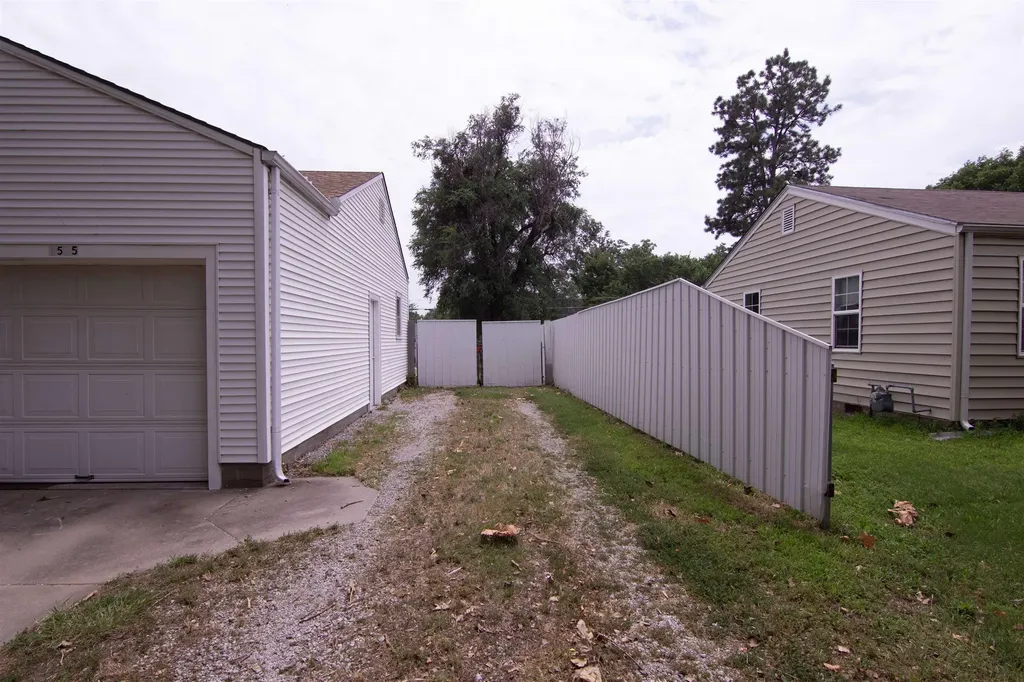 1515 E Alta Wichita KS 67216