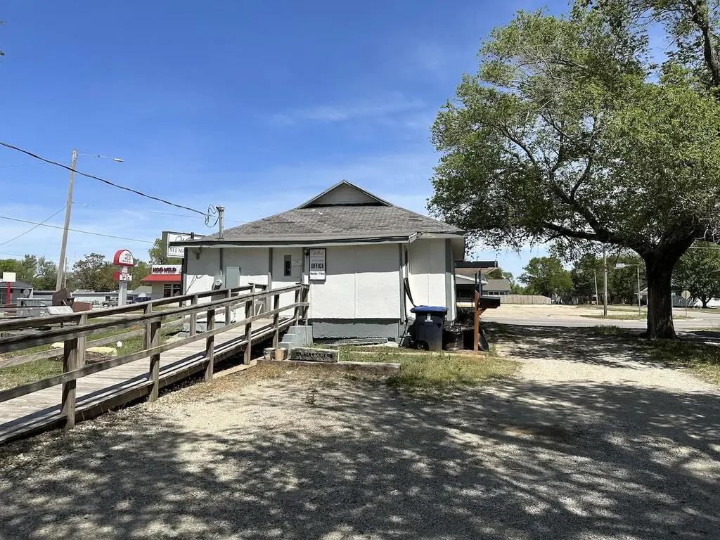 1427 W Central Avenue El Dorado KS 67042