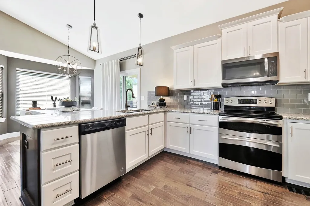 5191 N Cambridge Street Bel Aire KS 67226