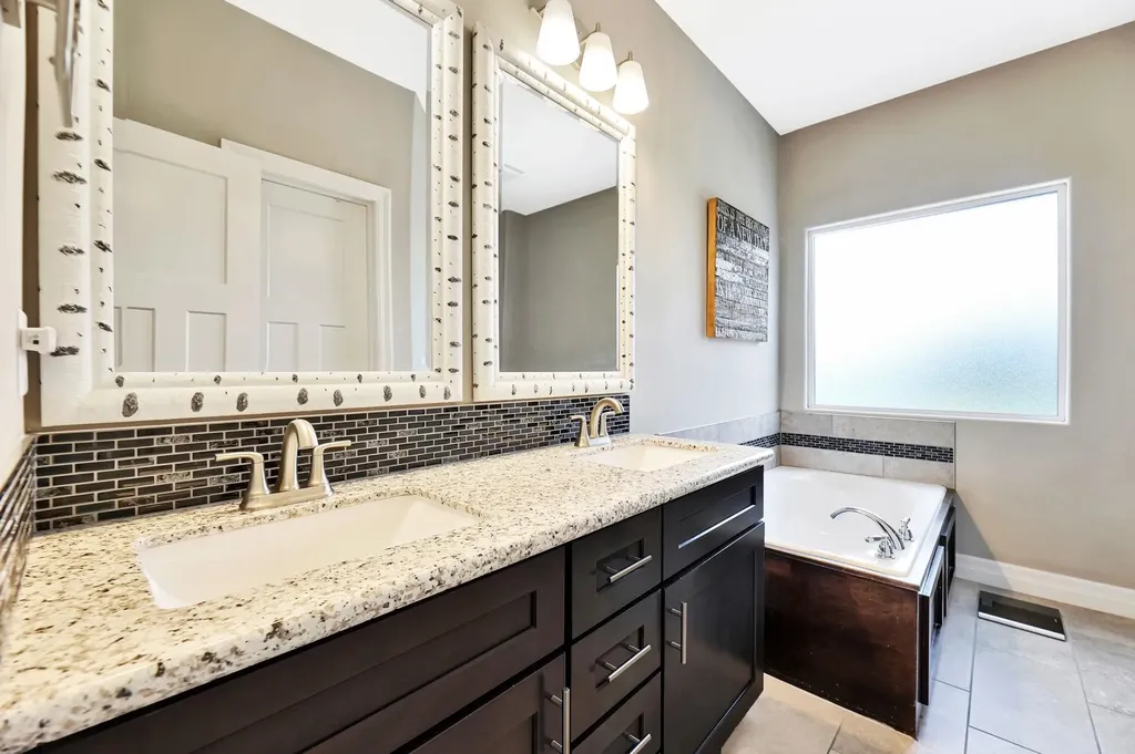 5191 N Cambridge Street Bel Aire KS 67226