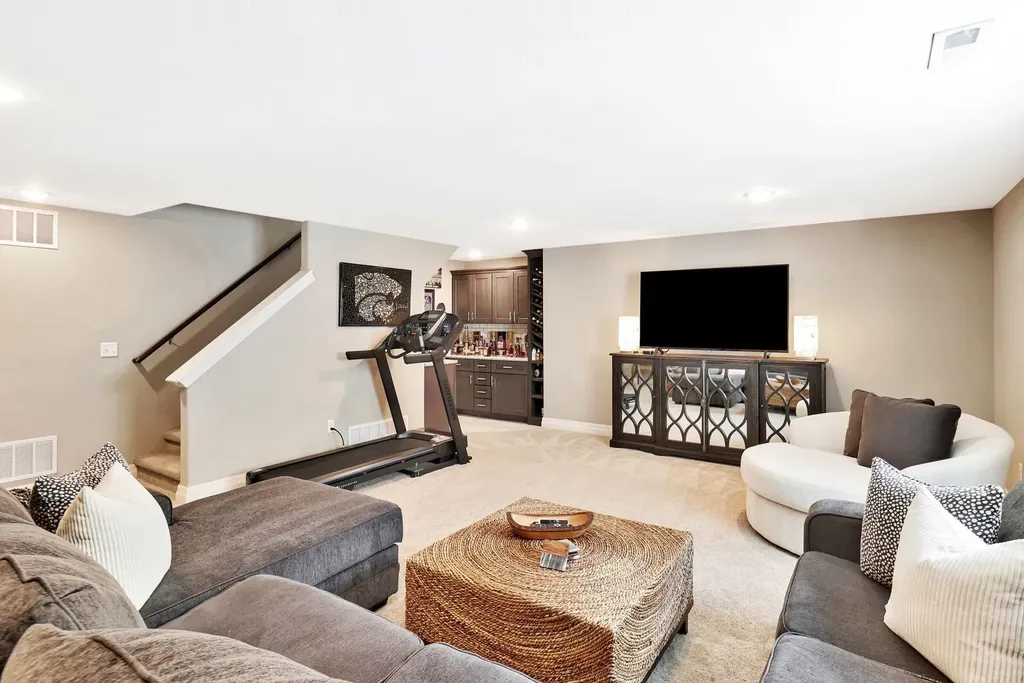 5191 N Cambridge Street Bel Aire KS 67226