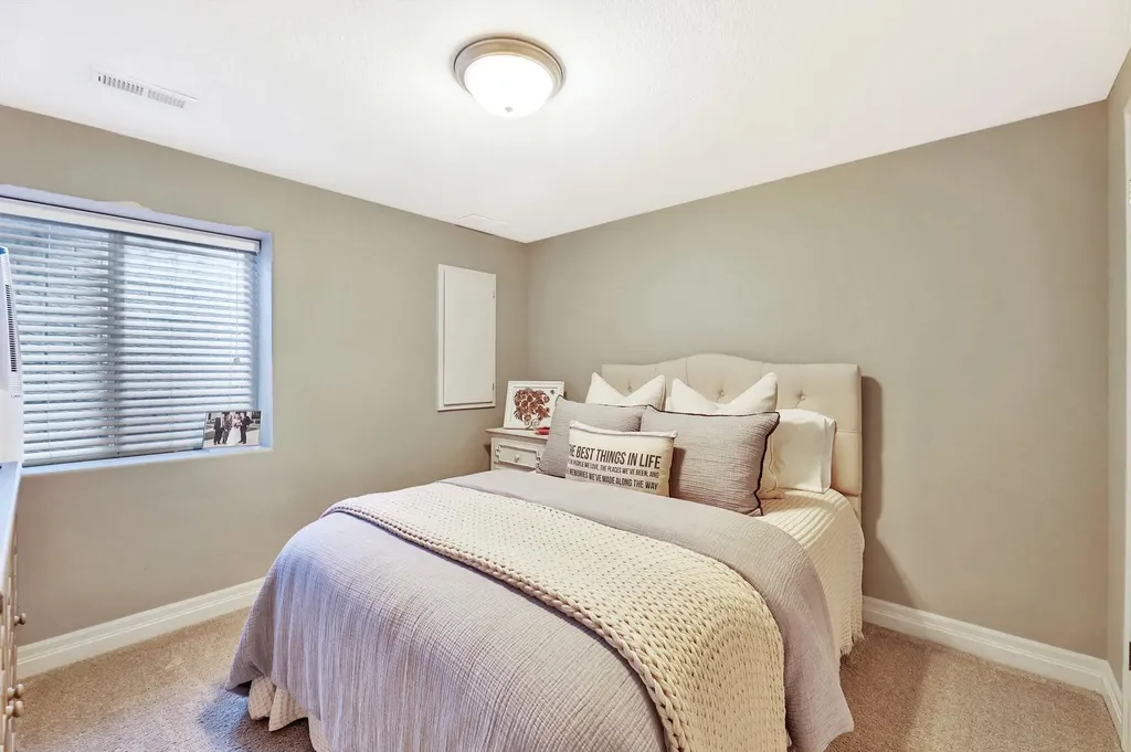5191 N Cambridge Street Bel Aire KS 67226