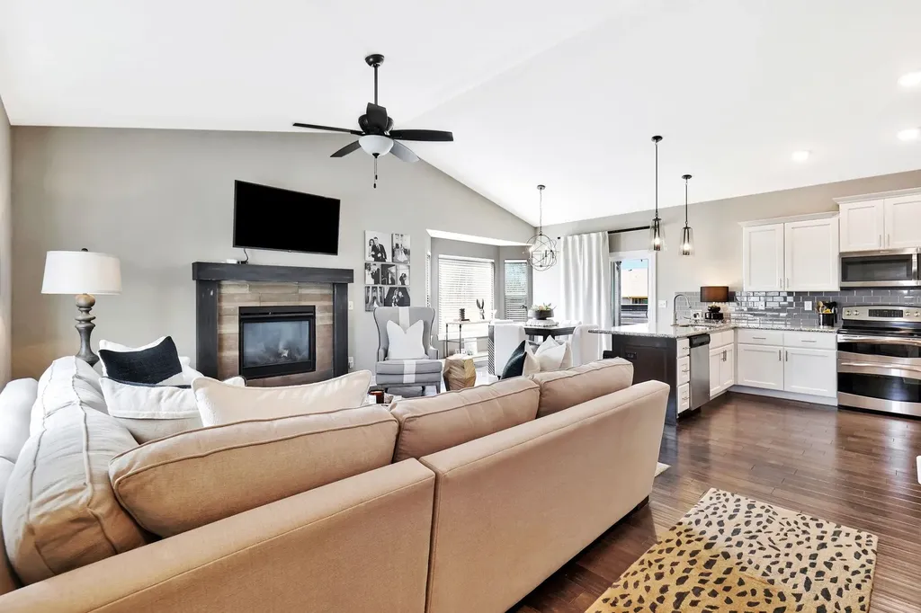 5191 N Cambridge Street Bel Aire KS 67226
