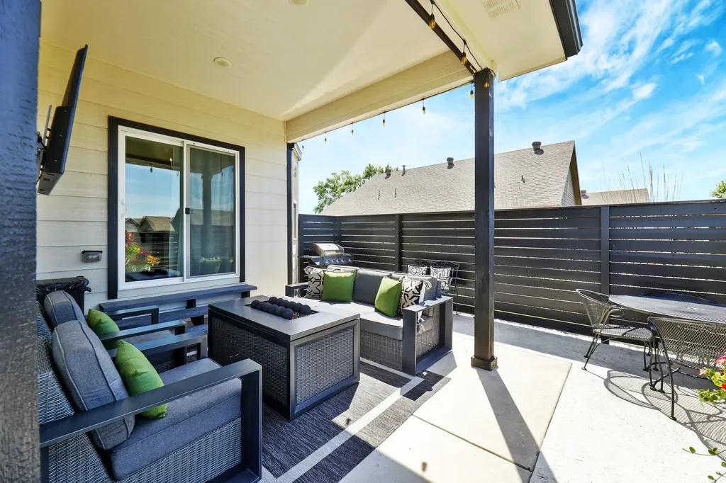 5191 N Cambridge Street Bel Aire KS 67226