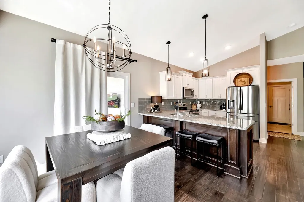 5191 N Cambridge Street Bel Aire KS 67226