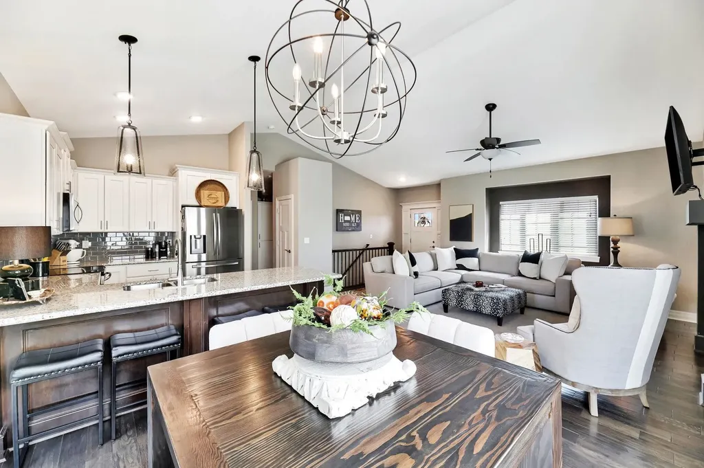 5191 N Cambridge Street Bel Aire KS 67226