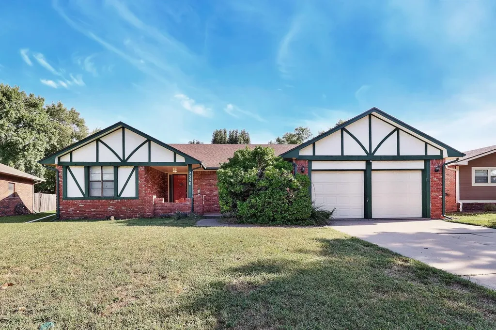 2558 N Welgate Circle Wichita KS 67226