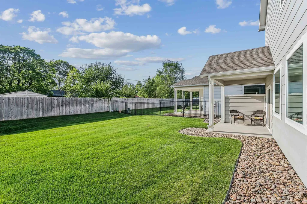 131 S Sunset Drive Andover KS 67002