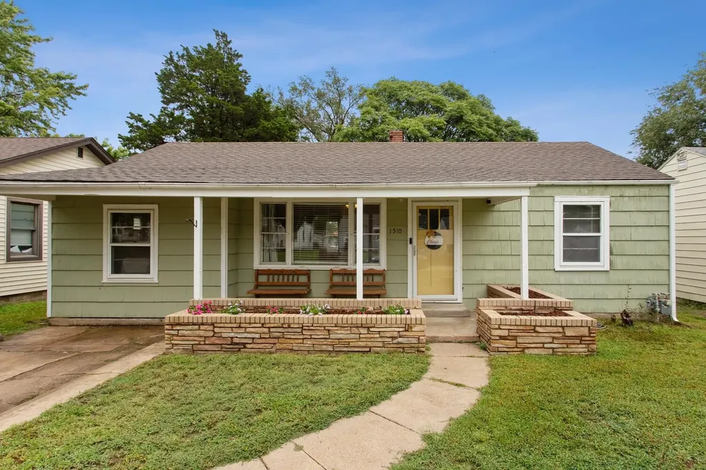 1510 N Moyle Street Augusta KS 67010