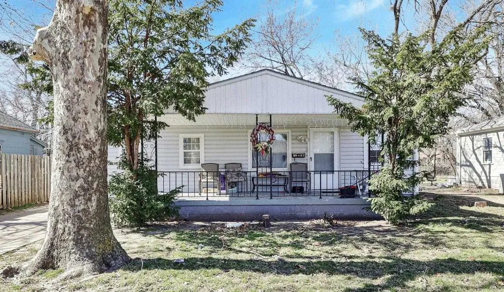 1739 S Laura Avenue Wichita KS 67211