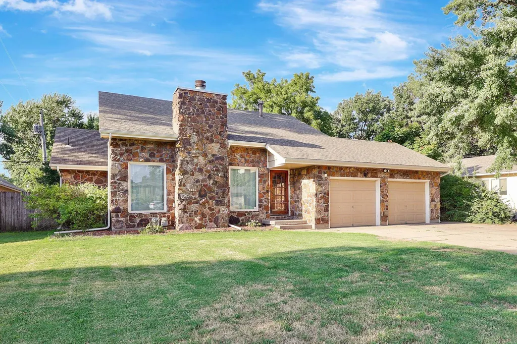 4633 W Whitehall Street Wichita KS 67212