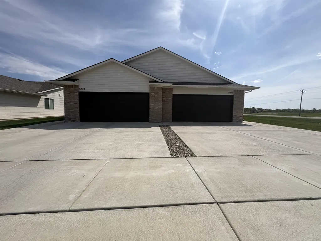 5402-5404 N Sandkey Court Wichita KS 67204