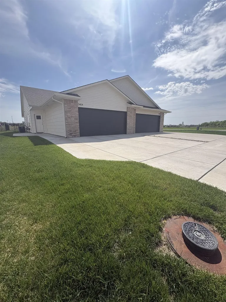 5402-5404 N Sandkey Court Wichita KS 67204
