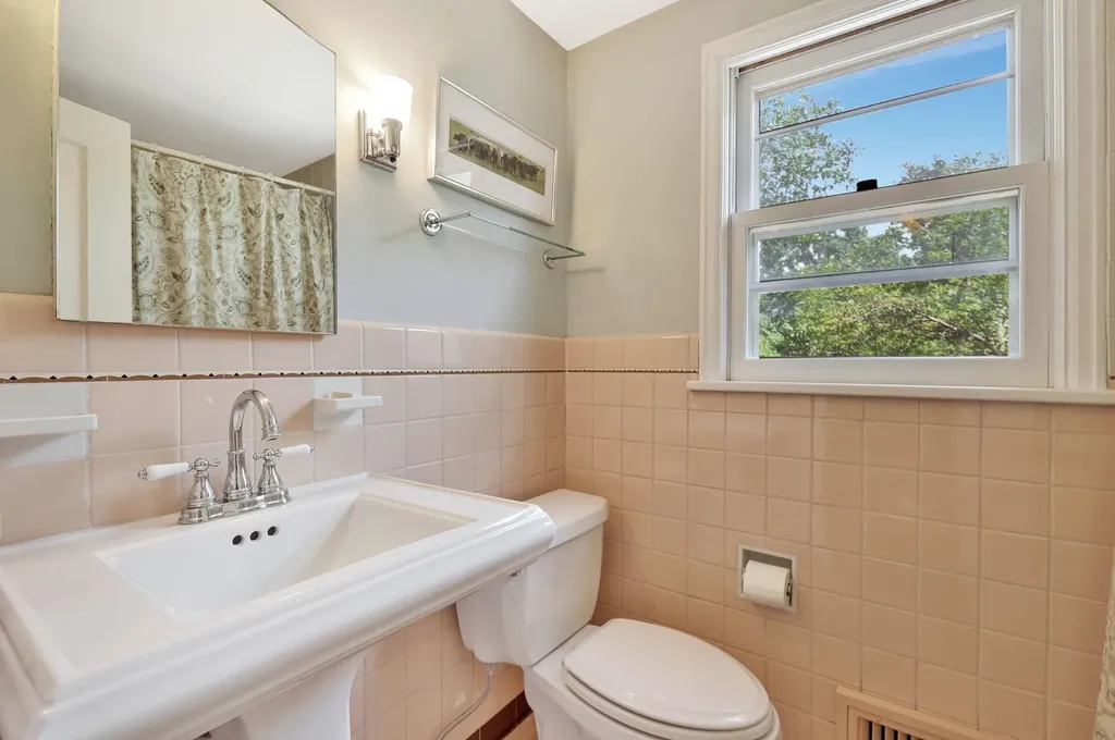 208 N Parkwood Lane Wichita KS 67208