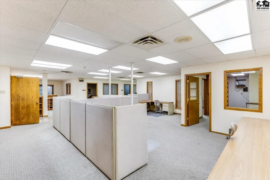 911 N Halstead Hutchinson KS 67501