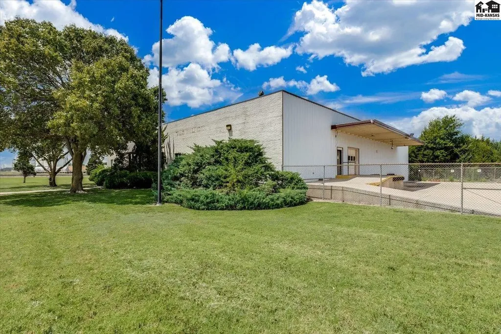 911 N Halstead Hutchinson KS 67501