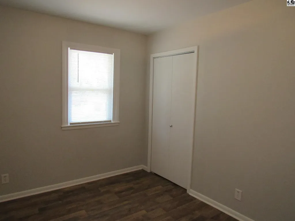 1506 E 9th Avenue Hutchinson KS 67501
