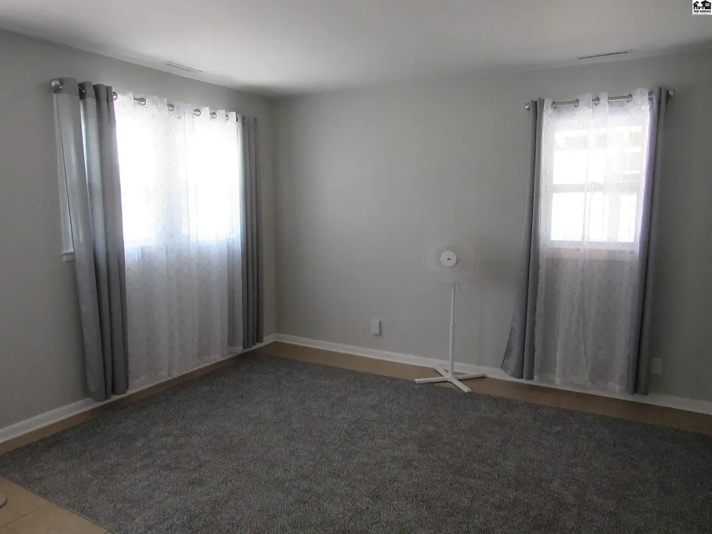 1506 E 9th Avenue Hutchinson KS 67501