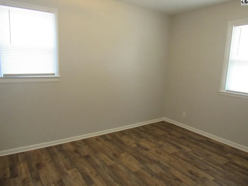 1506 E 9th Avenue Hutchinson KS 67501