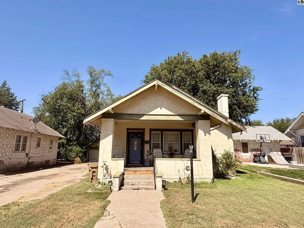 1715 N Maple Street Hutchinson KS 67502