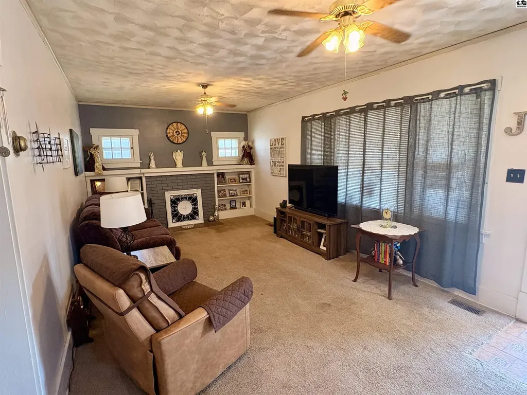 1715 N Maple Street Hutchinson KS 67502