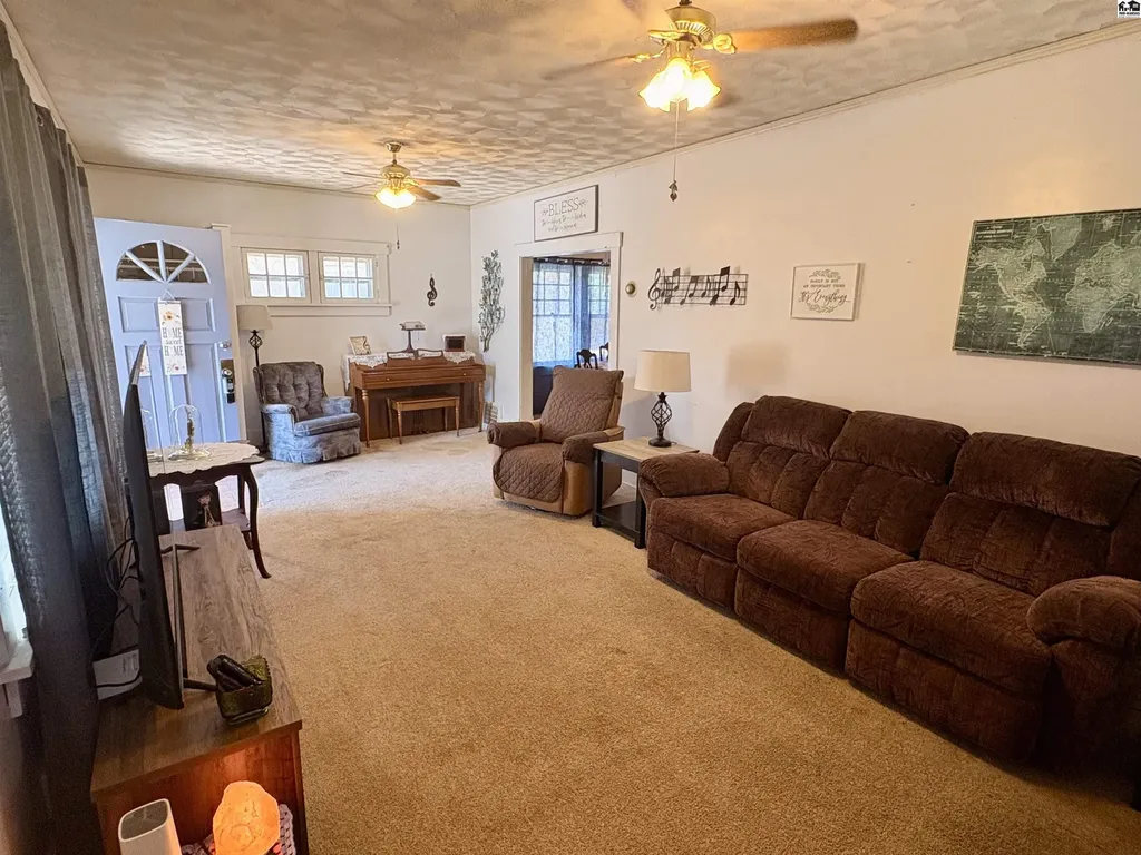 1715 N Maple Street Hutchinson KS 67502