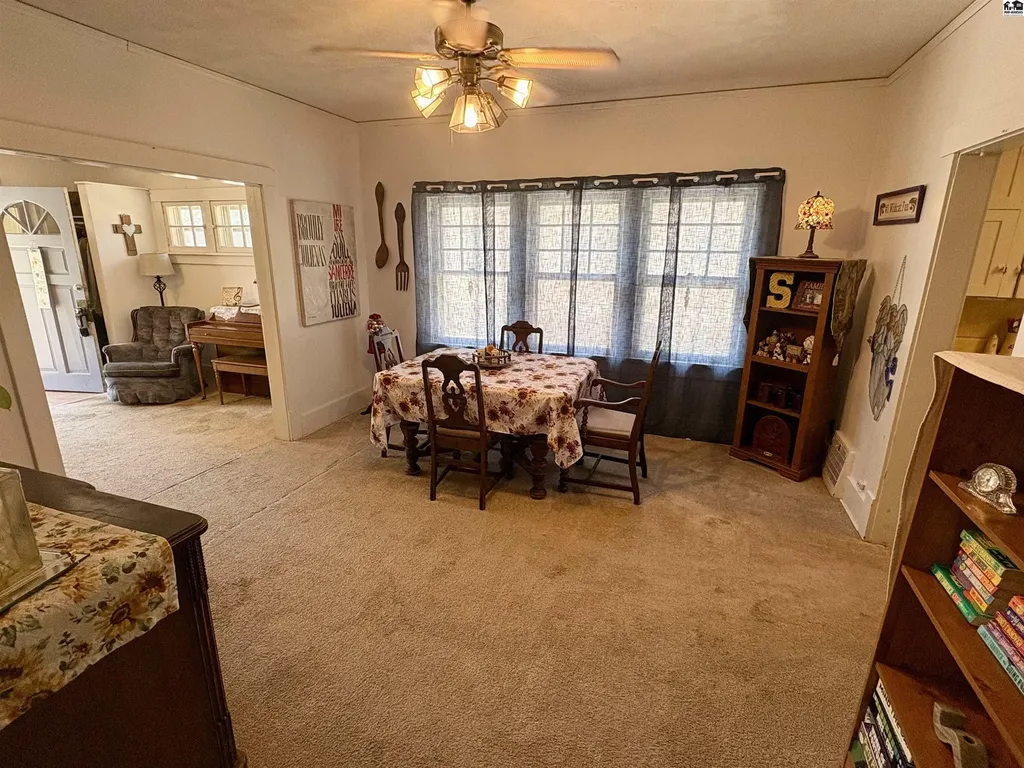 1715 N Maple Street Hutchinson KS 67502