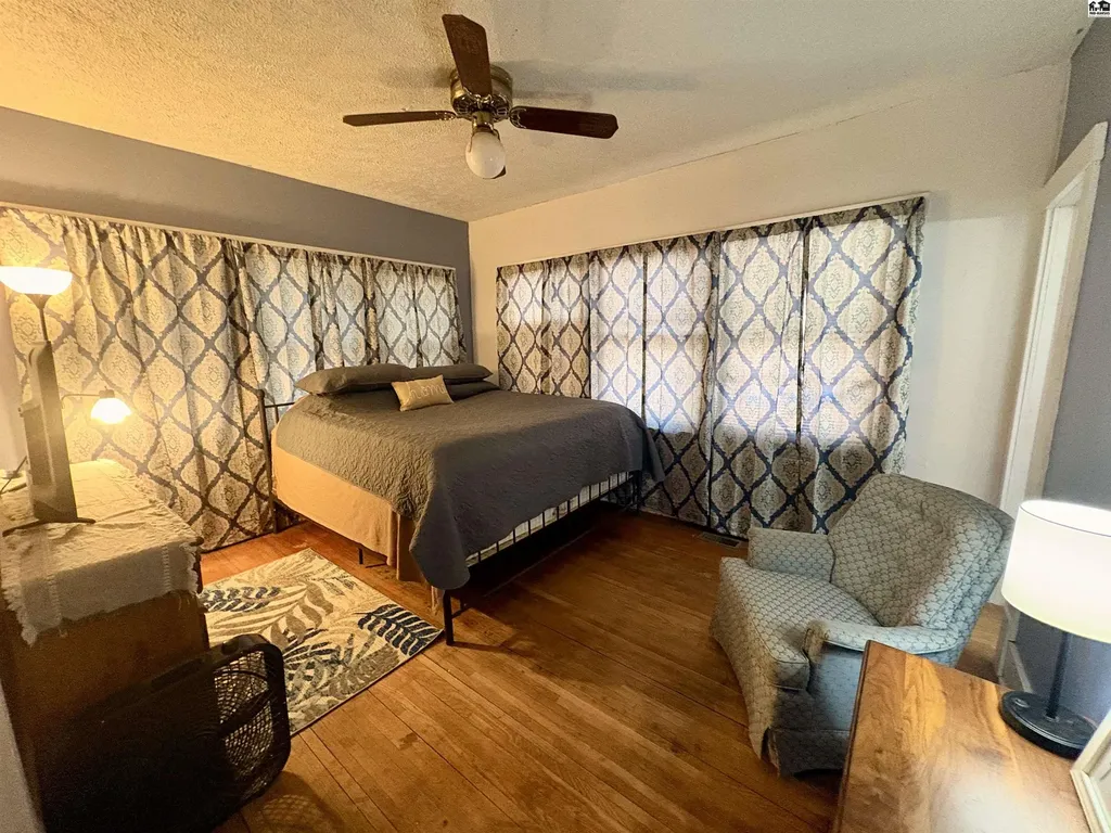 1715 N Maple Street Hutchinson KS 67502
