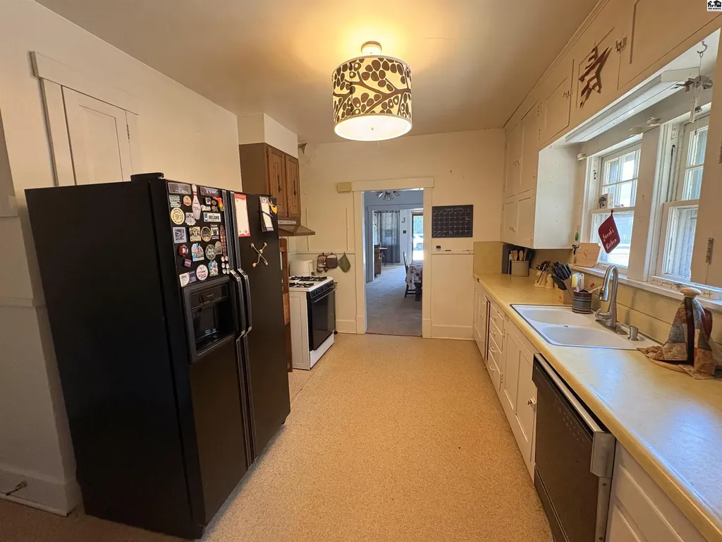 1715 N Maple Street Hutchinson KS 67502