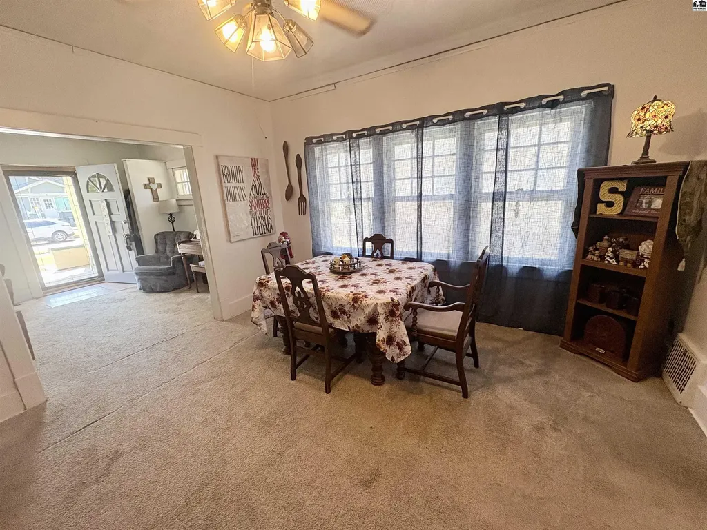 1715 N Maple Street Hutchinson KS 67502