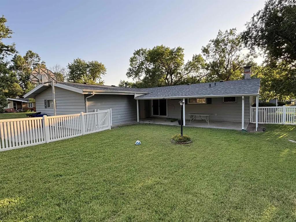 1400 Briarwood Lane Mcpherson KS 67460