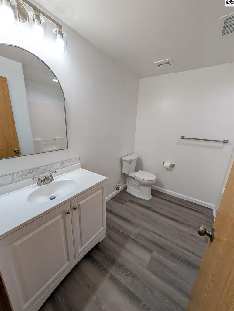 2402 N King Street Hutchinson KS 67502