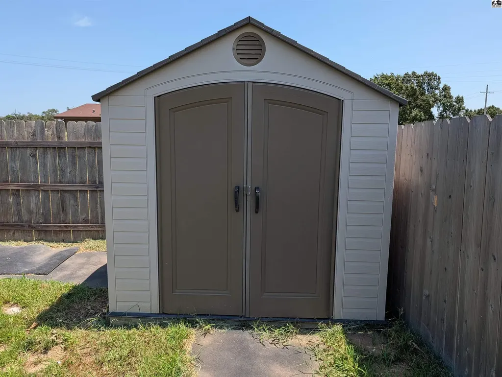 2402 N King Street Hutchinson KS 67502