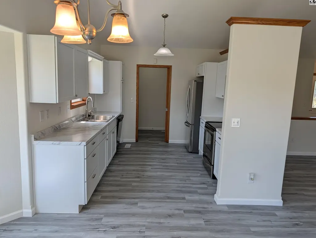 2402 N King Street Hutchinson KS 67502