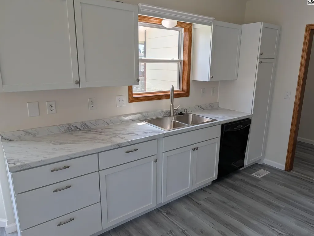 2402 N King Street Hutchinson KS 67502