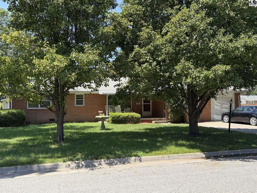 2809 N Jefferson Street Hutchinson KS 67502