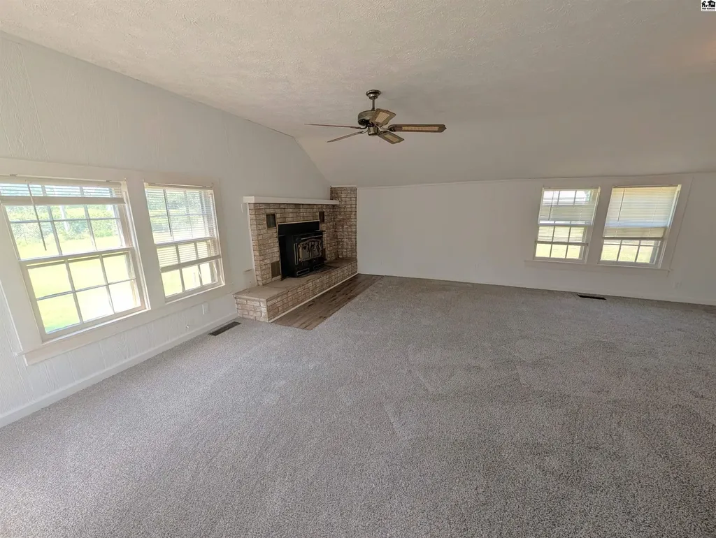 1817 E 30th Avenue Hutchinson KS 67502